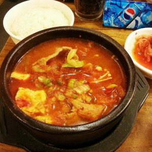 泡菜豬肉湯(2人份)配飯一碗